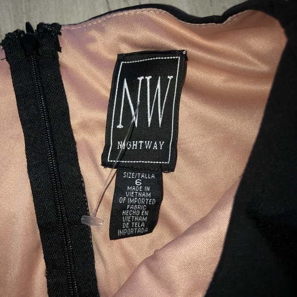 NWT Dress/Gown very classy - Picture 6 of 8